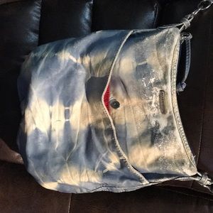 Are you side white and blue purse